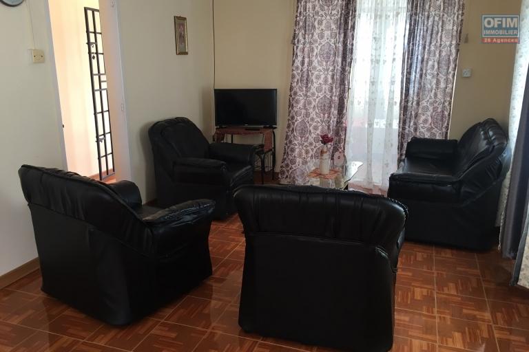 For sale 2 bedroom apartment plus office and terrace in a 4-unit house in Pereybere.