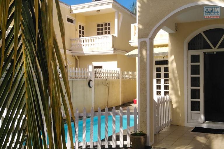 For rent nice 3 bedroom villa in a 24/24 secure residence in Pereybere.