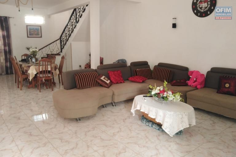 For rent nice 3 bedroom villa in a 24/24 secure residence in Pereybere.