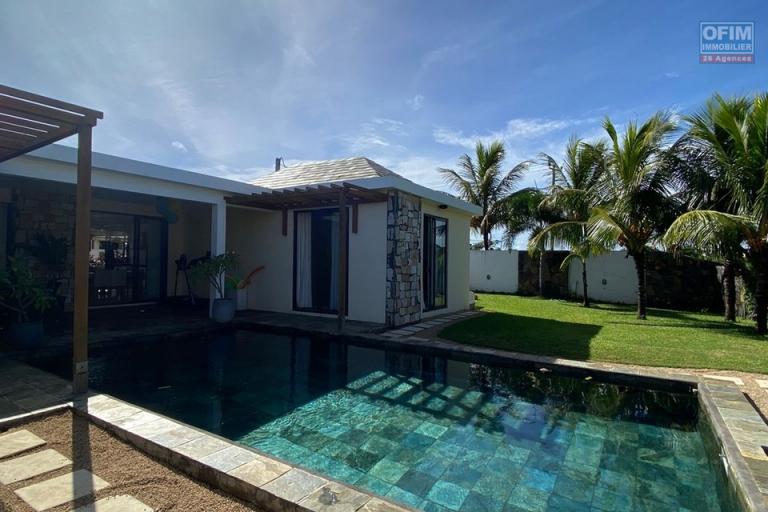 For resale a very beautiful villa accessible for purchase to foreigners and Mauritians in Cap Malheureux offering a permanent residence permit to the whole family.