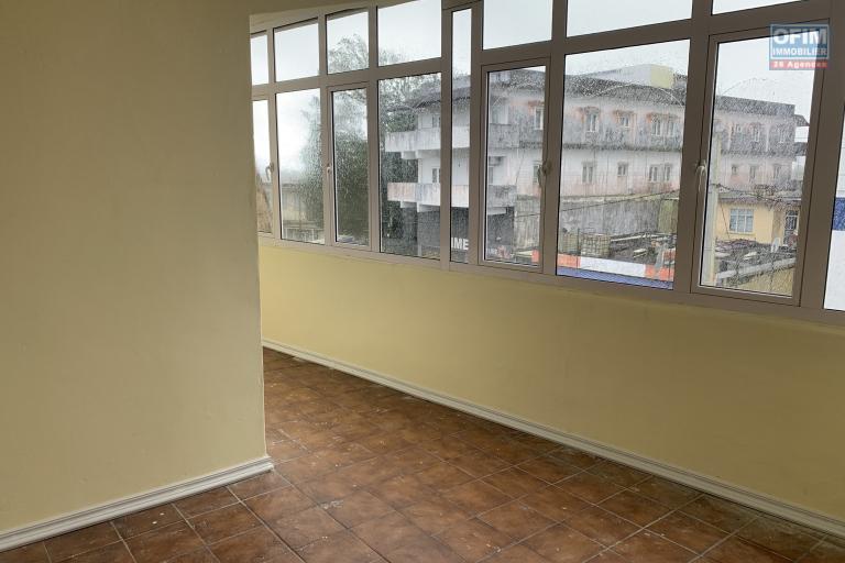 Curepipe Forest side for rent 3 bedroom apartment completely renovated with parking and garage, 24-hour secure residence in the heart of the city center.