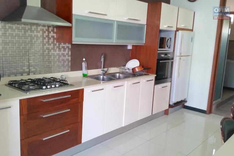 Long term rental for Flic en Flac modern ground floor apartment with swimming pool.