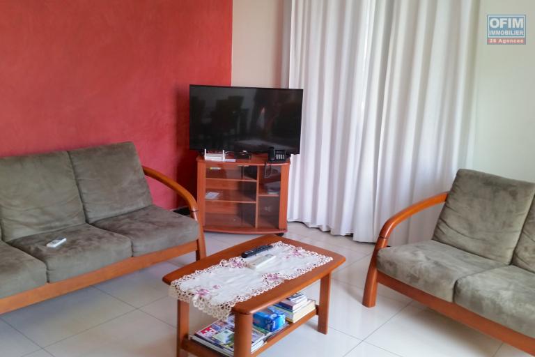 Long term rental for Flic en Flac modern ground floor apartment with swimming pool.