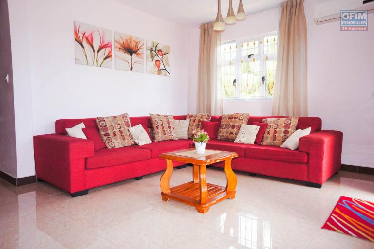 For sale a superb  2 bedroom apartment with a swimming pool in a quiet area, close to shops and the beach.