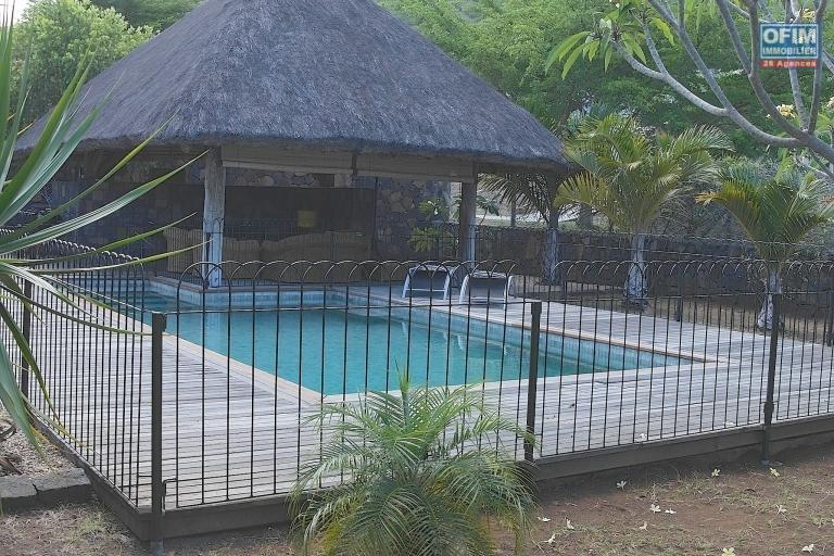 Tamarin for rent beautiful villa ideally located with 4 bedrooms, swimming pool, double garage and a huge plot of land of 4000m2.