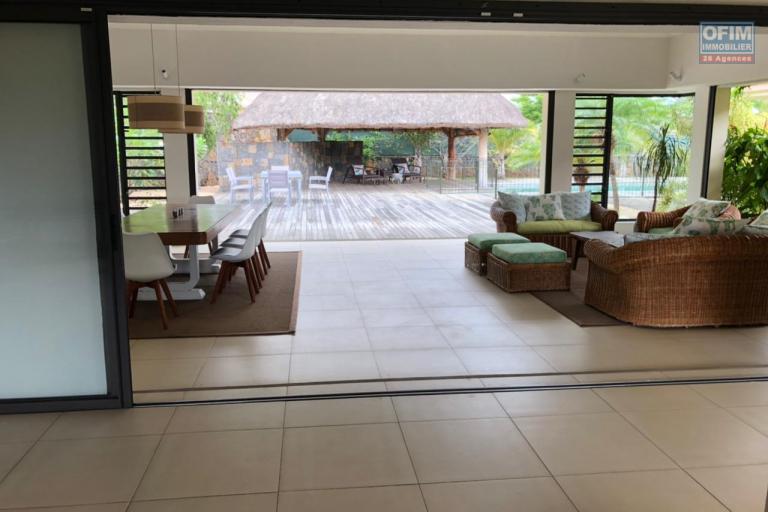 Tamarin for rent beautiful villa ideally located with 4 bedrooms, swimming pool, double garage and a huge plot of land of 4000m2.