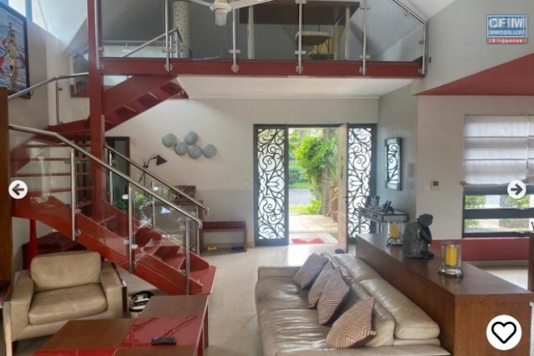 For sale a villa in a small complex of 8 villas under RES status eligible for purchase to Mauritians and foreigners with a permanent residence permit in the Grand Baie region on the north coast.