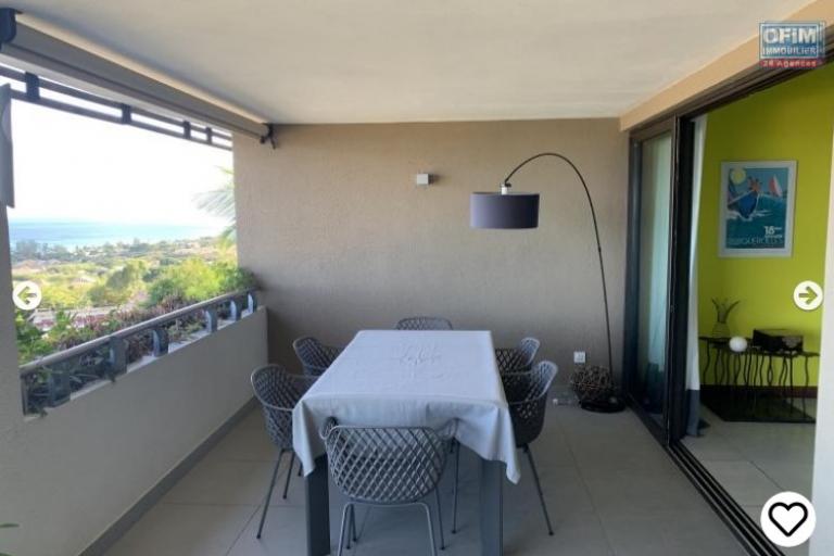 Tamarin for sale and accessible to foreigners, luxury 3 bedroom apartment with a small private swimming pool, garage and store. The elegant, modern apartment with a breathtaking view. With different facilities near the residence