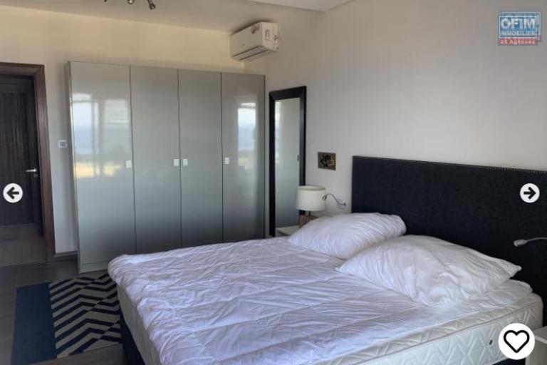 Tamarin for sale and accessible to foreigners, luxury 3 bedroom apartment with a small private swimming pool, garage and store. The elegant, modern apartment with a breathtaking view. With different facilities near the residence