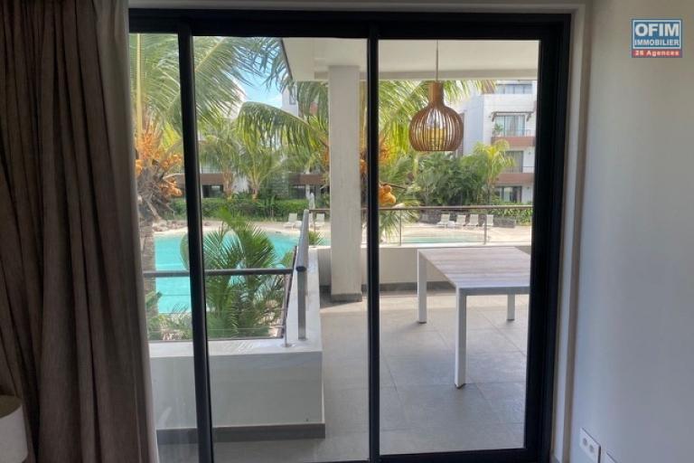 For sale a recent apartment accessible for purchase to Mauritians and foreigners. Located 100 meters from Mont Choisy beach, 10 minutes from Grand Baie, the seaside resort on the north coast.