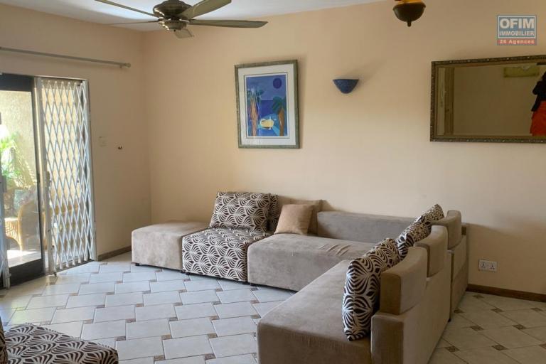 To rent a magnificent 2-bedroom apartment in a private and secure residence in Mont Choisy.