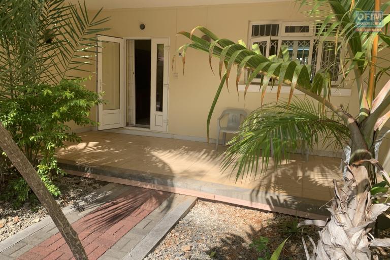 Flic en Flac for rent 3 bedroom duplex villa with common swimming pool located in a secure complex not far from the beach.