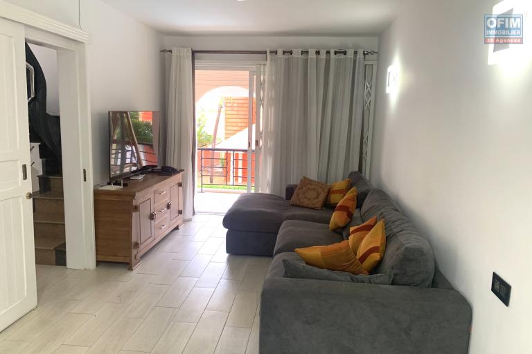 Flic En Flac, for rent, lovely three-bedroom apartment with swimming pool located in a quiet, secure residence.