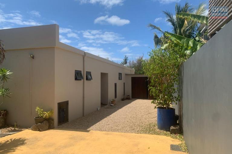 Serenity and peaceful living in Calodyne: 4 bedroom villa for sale.