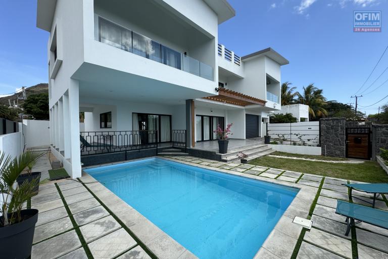 Tamarin for rent new and contemporary 4 bedroom villa with swimming pool, garage and breathtaking view.