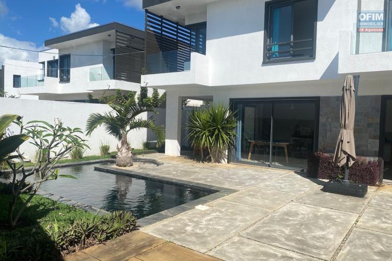 For sale very beautiful contemporary villa with PDS status eligible for purchase by foreigners with permanent residence permit for the whole family in Pereybère.