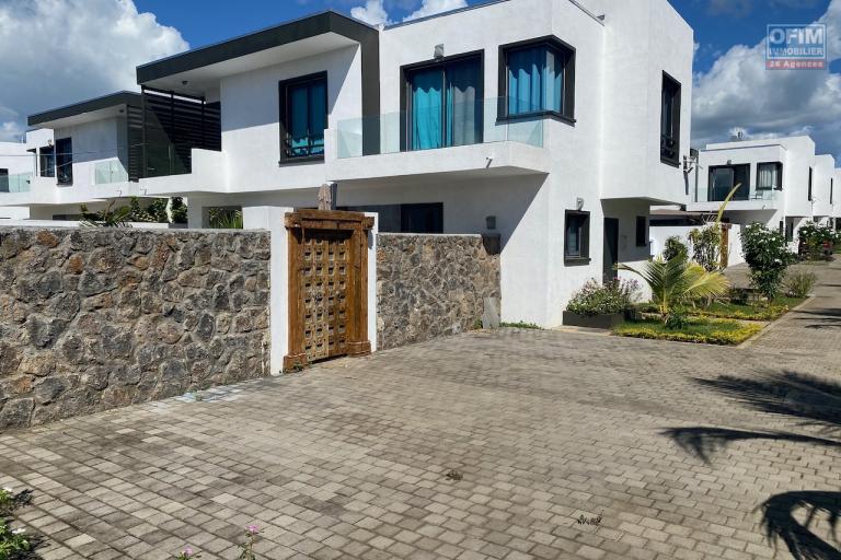 For sale very beautiful contemporary villa with PDS status eligible for purchase by foreigners with permanent residence permit for the whole family.