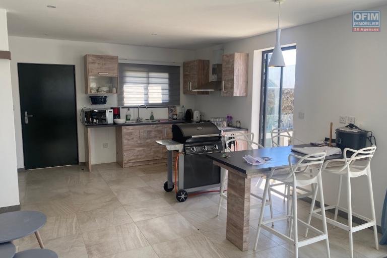 For sale very beautiful contemporary villa with PDS status eligible for purchase by foreigners with permanent residence permit for the whole family in Pereybère.