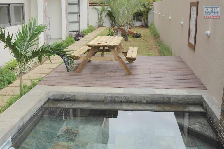 Flic en Flac for rent magnificent 3 bedroom apartment in secure residence with swimming pool.