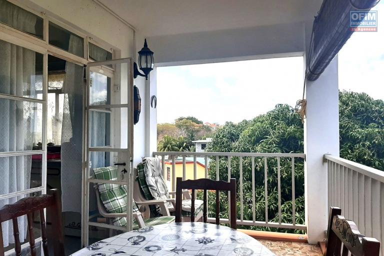 Accessible to foreigners Flic-en-Flac for sale 2 bedroom apartment, located in a residential area, close to the beach and shops.