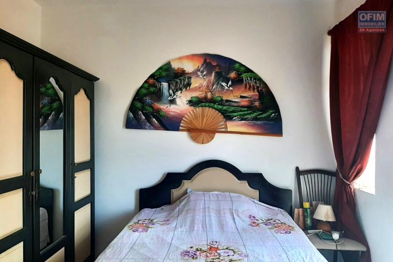 Accessible to foreigners Flic-en-Flac for sale 2 bedroom apartment, located in a residential area, close to the beach and shops.