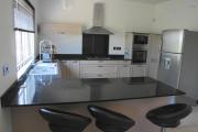 Albion rental of a beautiful villa of 3 bedrooms with pool and garage in a quiet residential area.