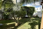  Albion for rent recent villa 3 bedrooms and an office with swimming pool located in a quiet residential area.