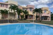 Tamarin for rent, charming 3 bedroom duplex located in a secure residence with common swimming pool and a large quiet park.