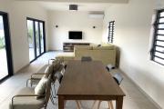 Albion for rent Beautiful is recent single storey, three bedroom villa with swimming pool located in a quiet area.