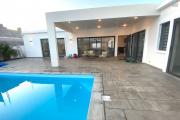 Albion for rent Beautiful is recent single storey, three bedroom villa with swimming pool located in a quiet area.