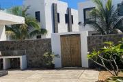 For sale very beautiful contemporary villa with PDS status eligible for purchase by foreigners with permanent residence permit for the whole family.