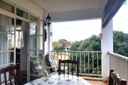 Flic-en-Flac for sale 2 bedroom apartment, located in a residential area, close to the beach and shops.