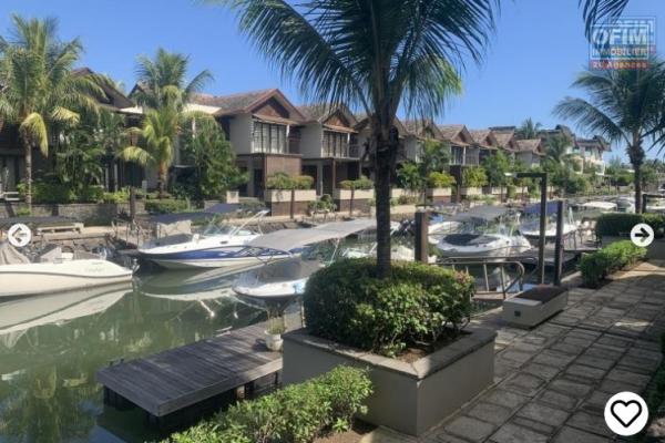 Rivière-Noire for sale comfortable 3 bedroom duplex, accessible to Mauritians and foreigners right on the water and located in the only residential marina on the island.