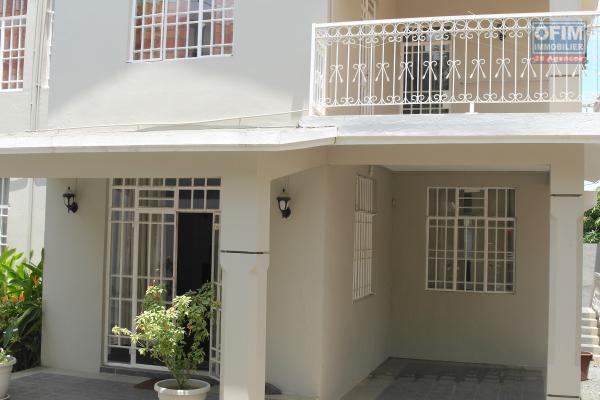 Flic en Flac rental of a duplex villa 3 air-conditioned bedrooms 5 minutes from the beach and shops  in a quiet area