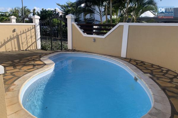 Flic En Flac for rent magnificent three bedroom duplex with swimming pool in a quiet area.