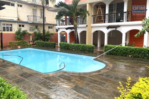 Flic En Flac, for rent, lovely three-bedroom apartment with swimming pool located in a quiet, secure residence.