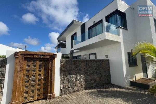 For sale very beautiful contemporary villa with PDS status eligible for purchase by foreigners with permanent residence permit for the whole family in Pereybère.