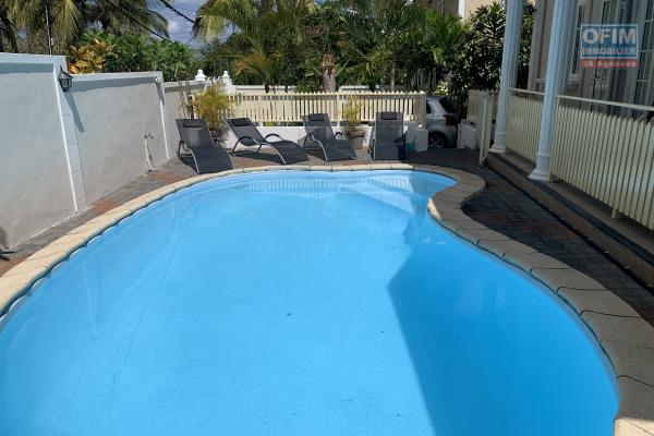 La Gaulette for sale two bedroom apartment with commun swimming pool located in a quiet residential area.