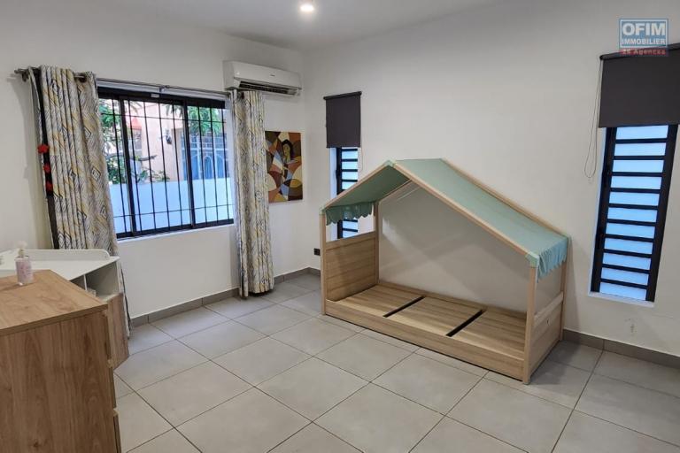 A vendre une villa moderne de 2 chambre à coucher dans un nouveau morcellement non loin de Jumbo Riche Terre à Baie du Tombeau.