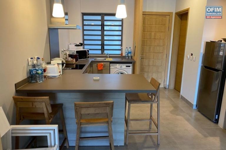 A vendre un appartement récent accessible à l’achat aux Mauriciens et aux étrangers. Situé à 100 mètres de la plage de Mont Choisy, à 10 mn de Grand Baie la station balnéaire de la côte nord.