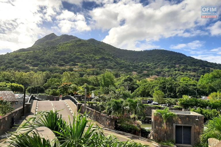 Rivière Noire à vendre superbe appartement 2 chambres avec une place d’amarrage accessible aux étrangers situé à l’estuaire la seule marine à L’île Maurice.