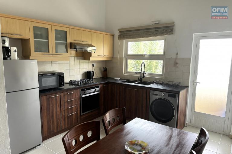 Flic En Flac à louer appartement deux chambres situé au troisième et dernier étages dans une résidence sécurisée au calme proche plage et commerces.