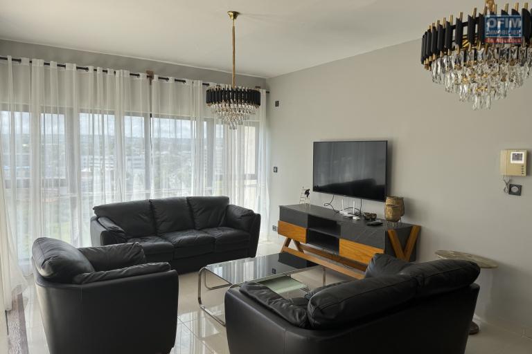 Sodnac à vendre penthouse en duplex meublé 4 chambres situé dans une résidence sécurisée avec ascenseur, piscine, salle de gym et parking couvert.