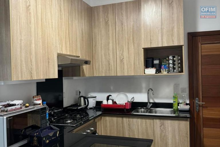 Sodnac à vendre récent appartement 1 chambre situé dans une résidence sécurisée au quatrième étages avec ascenseur et parking.