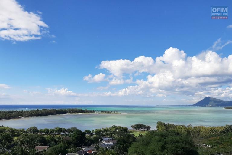 Le Morne à louer charmante maison de 4 chambres avec piscine offrant une vue exceptionnelle sur le lagon et les montagnes environnantes.