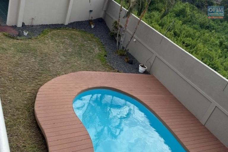 Havre de paix à Grand Gaube : appartement de 3 chambres avec terrasse et piscine